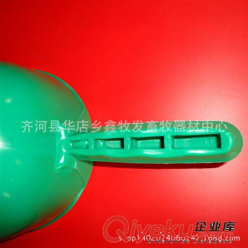 供應批發塑料飼料鏟 豬場專用養殖設備 歡迎來電洽談【圖】