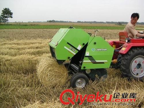 臨江小麥青儲(chǔ)回收機(jī)  大型秸稈自走式回收機(jī) 玉米青貯秸稈打捆機(jī)原始圖片2