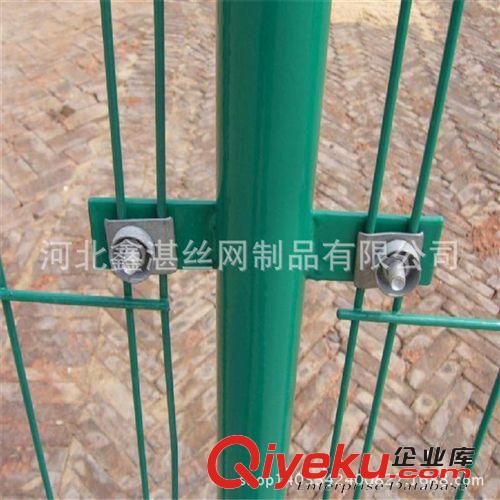 浸塑鐵絲網(wǎng)公路護(hù)欄網(wǎng)、高速鐵路圍欄網(wǎng)、1.8*3米電焊網(wǎng)網(wǎng)欄原始圖片2