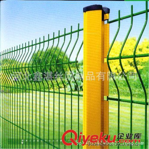 浸塑鐵絲網(wǎng)公路護(hù)欄網(wǎng)、高速鐵路圍欄網(wǎng)、1.8*3米電焊網(wǎng)網(wǎng)欄原始圖片3