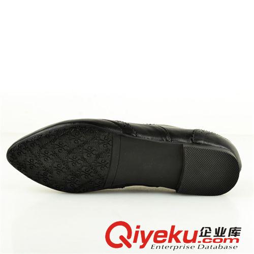 單鞋 2014新款頭層牛皮女單鞋英倫雕花平底學(xué)院風(fēng)尖頭單鞋原始圖片3