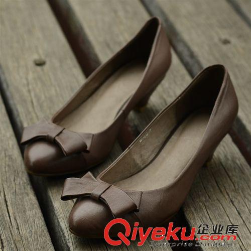 女鞋 歐美春季zp單鞋 尖頭中跟羊皮純色套腳女鞋 外貿(mào)原單白領(lǐng)工作鞋原始圖片2