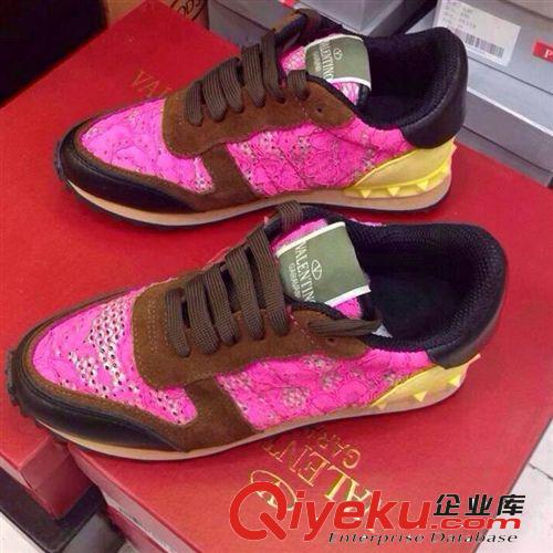 運(yùn)動(dòng)鞋 {zx1}情侶鞋歐美華倫V家鉚釘?shù)巧脚懿竭\(yùn)動(dòng)鞋韓版拼色zp休閑鞋子
