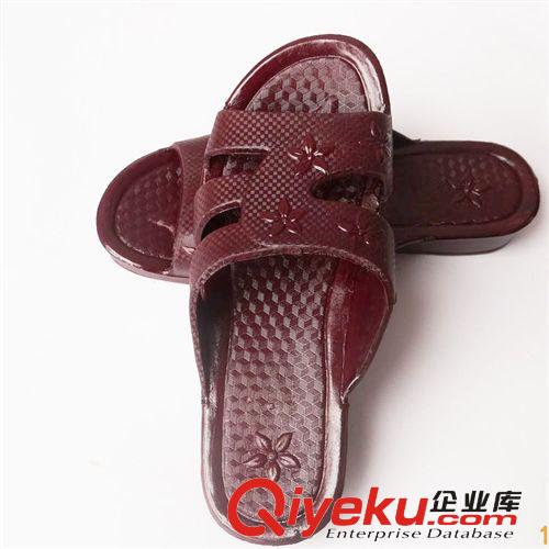 男女式?jīng)鲂闲晷?批發(fā) 老年防滑拖鞋 低跟套趾紫荊花新款涼拖 室內(nèi)家居女士拖鞋原始圖片2