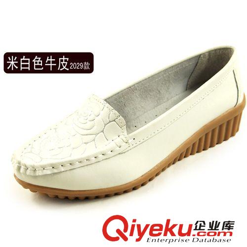便宜鞋子 廠家批發(fā)媽媽鞋牛皮休閑平底鞋zp中老年女式單鞋圓頭頭層皮