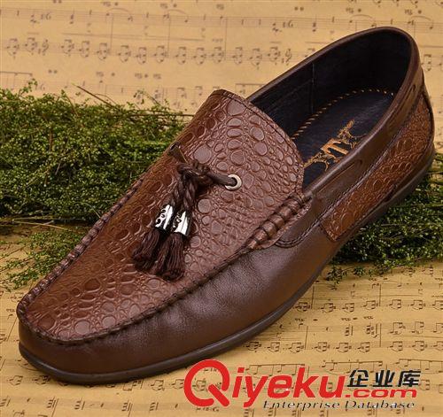 休閑皮鞋 廣東鶴山鞋廠直供 彩色zp拼接時尚男鞋 休閑皮鞋軟底舒適爆款