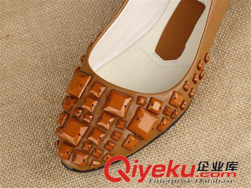 7.1~7.31上架 2014秋季新款單鞋 套腳淺口zp跳舞鞋 軟底串珠大碼休閑女鞋批發(fā)原始圖片3