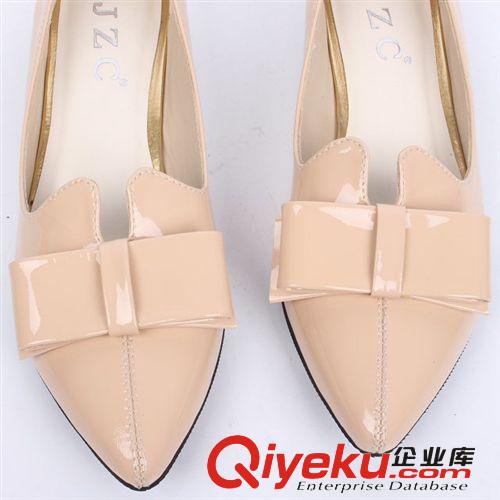 6.1~6.30上架 2014秋季新款女鞋 外貿(mào)牛漆皮尖頭簡(jiǎn)約平底鞋 蝴蝶結(jié)大碼休閑鞋原始圖片2