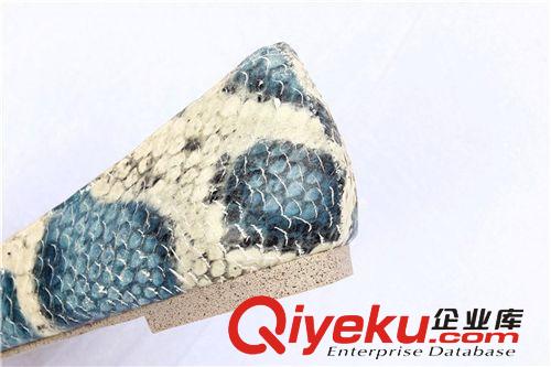 5.1~5.31上架 韓版外貿(mào)單鞋批發(fā) 蛇紋皮魚鱗紋zp尖頭淺口平底女式單鞋 女鞋原始圖片2