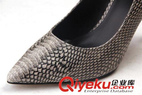3.1~3.31上架 批發(fā)外貿(mào)女鞋 歐洲站真皮淺口蛇紋羊皮OL優(yōu)雅工作鞋 氣質(zhì)高跟鞋女原始圖片2