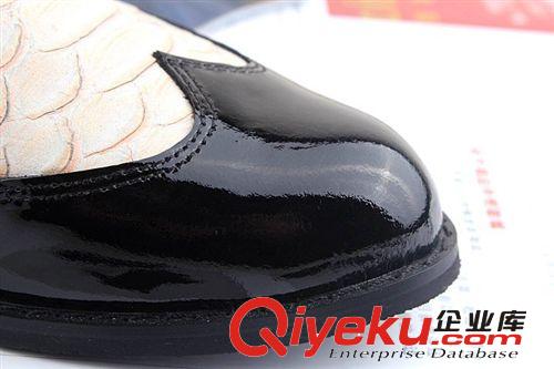 2.1~2.28上架 歐美學(xué)院風(fēng)原單zp牛津布洛克單鞋 蛇紋拼接尖頭時(shí)尚街拍款代發(fā)原始圖片3