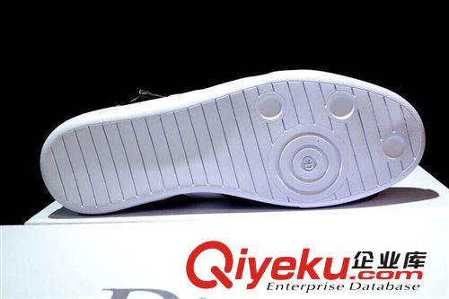 運(yùn)動(dòng)鞋 14新品英倫休閑鞋子男女 中幫板鞋情侶款 魔術(shù)貼舒適鞋男zp鞋子原始圖片3