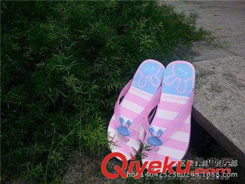 女人字拖夾趾拖 美人橋zp女人字卡通兔頭果凍鞋中跟女士松糕底韓版夾指512-1批原始圖片2