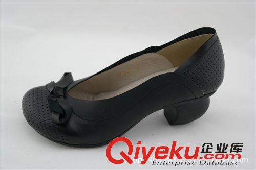 10月份女式新款 真皮外貿鞋批發(fā)廣州品牌女鞋外貿真皮休閑舒適時尚個性女秋款短靴
