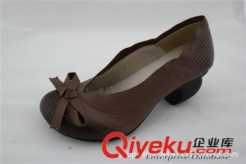 10月份女式新款 外貿(mào)新穎時(shí)尚前衛(wèi)真皮女鞋批發(fā)  廣東新穎時(shí)尚休閑真皮女鞋批發(fā)原始圖片2