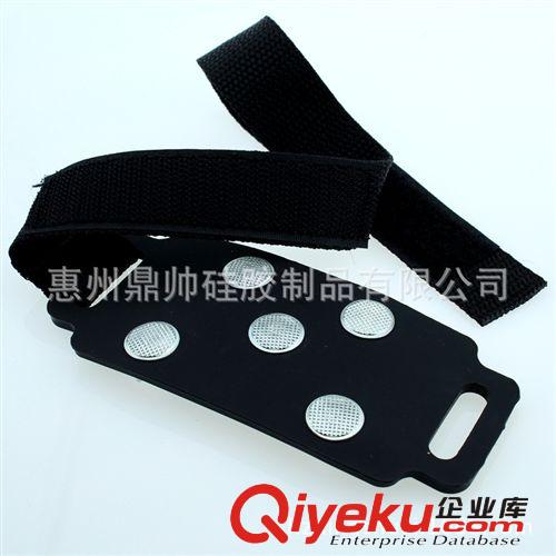 簡(jiǎn)易鞋套冰爪 廠家現(xiàn)貨供應(yīng)黑色耐磨五齒登山冰爪戶外用品批發(fā)雪地防滑硅膠冰爪原始圖片3