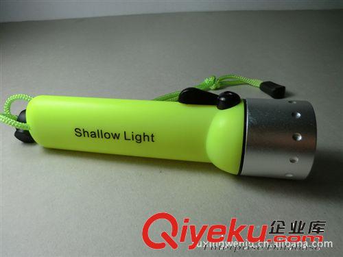 CREE Q5 燈泡 專(zhuān)業(yè)潛水手電筒 寧波手電筒 強(qiáng)光防水手電筒200克原始圖片2