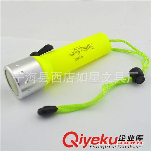 CREE Q5 燈泡 專業(yè)潛水手電筒 寧波手電筒 強(qiáng)光防水手電筒200克