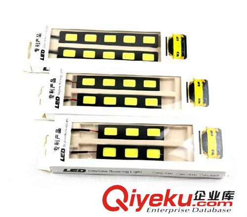 廠家直銷 led燈帶批發 led3528軟燈條 led柜臺燈帶 15燈