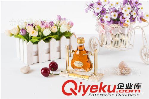 淘寶爆款 新款XO酒瓶車香水座車內(nèi)香水 車載車用復(fù)古gd香水原始圖片3