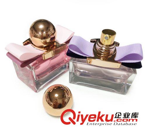 KT貓風(fēng)口香水 KT風(fēng)口固體香膏 hello kitty出風(fēng)口香水 汽車香水