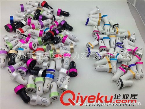 新款鋁合金方型車載充電器 雙USB 2.1A高性能車充 {wn}圓形充電器原始圖片3