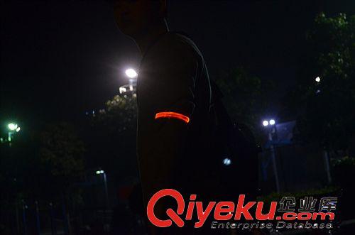 寬2.5cm燈帶布面臂帶 安全臂帶 閃光臂帶 手環(huán)帶 LED發(fā)光手臂帶原始圖片2
