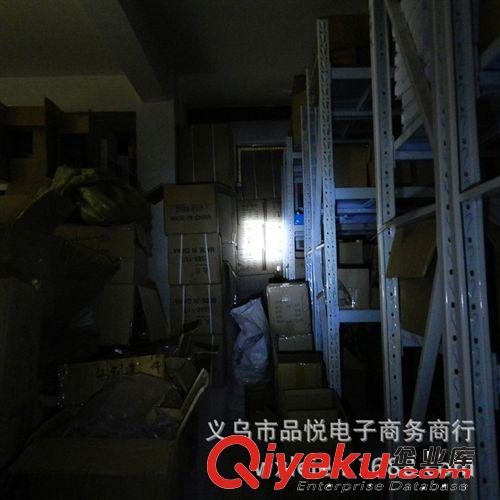 鋁合金強(qiáng)光LED手電筒 伸縮調(diào)焦 3檔流明手電筒 公司禮品定制logo