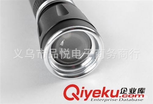 （套裝）強(qiáng)光手電筒C84 家用充電遠(yuǎn)射防身戶外LED 神火迷你原始圖片3