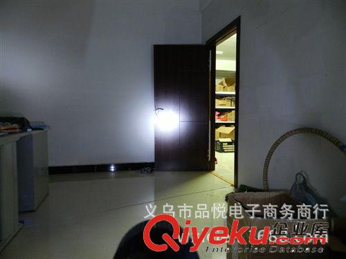 四號 塑料手電筒 家用多功能手電筒 LED充電手電筒 強光充電手電原始圖片3