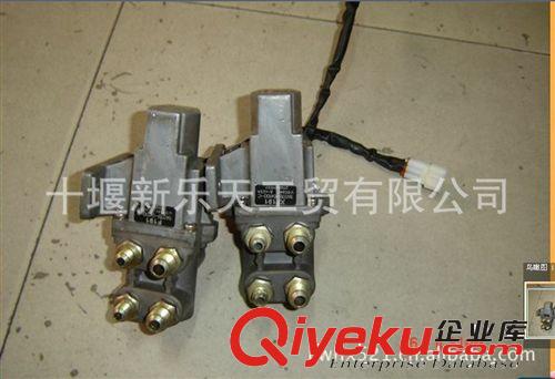 東風(fēng)軍車配件(電子式主副油箱轉(zhuǎn)換開關(guān)11A07B-04100原始圖片3