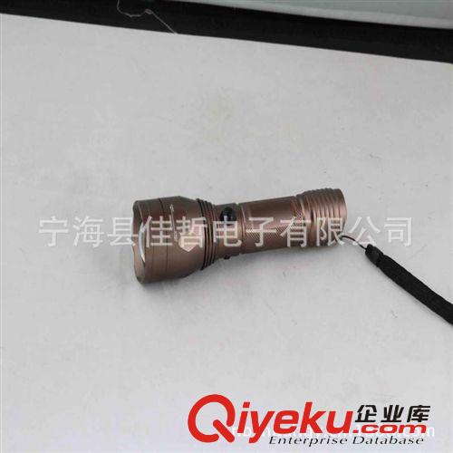 供應(yīng)可調(diào)焦強光CREE鋁手電筒