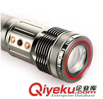 2014{zx1}爆款CREE T6 燈泡強(qiáng)光手電釣魚燈可自動(dòng)伸縮變焦黃藍(lán)光原始圖片3
