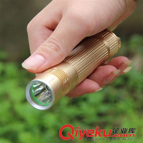 tj 廠家批發(fā) 強光手電筒進口T6防水戶外 家用現(xiàn)貨供應(yīng)