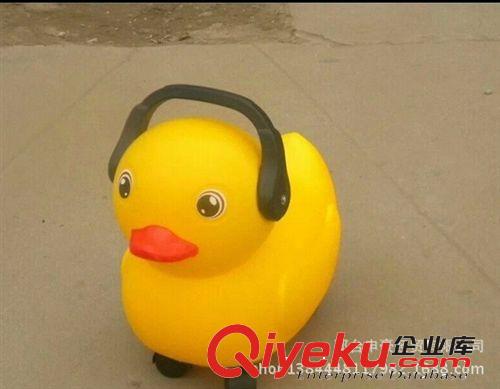 zp批發(fā)小奶牛扭扭車兒童搖擺滑行溜溜車健身車帶音樂