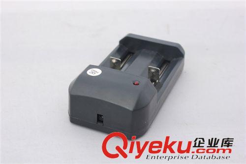 18650直充車充雙槽充電器單槽{wn}充UBS充電器自產自銷