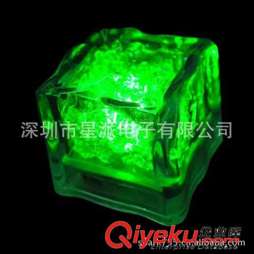 廠家直銷婚慶發(fā)光用品 閃光ice cube led  led入水發(fā)光冰塊