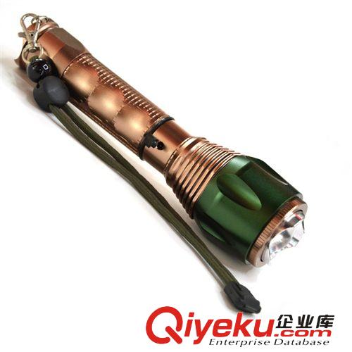 鋁合金強(qiáng)光手電筒cree XPE Q5旋轉(zhuǎn)調(diào)焦伸縮調(diào)光 強(qiáng)光手電 充電