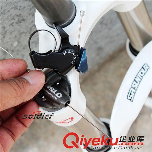 SUNTOUR 2013 新款 XCR 肩控線控鎖死前叉 升級(jí)鋁阻尼桿原始圖片3
