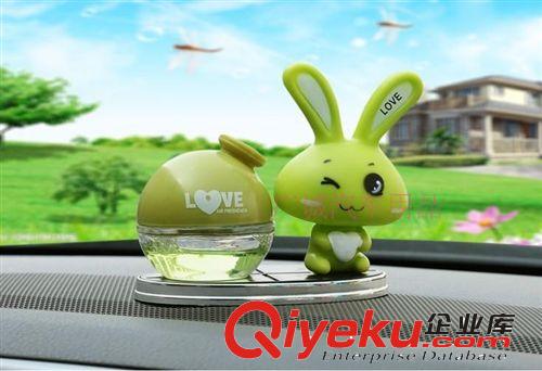 供應(yīng) {ctr}植物香水 100毫升百草匯汽車香水補(bǔ)充液 車載香水