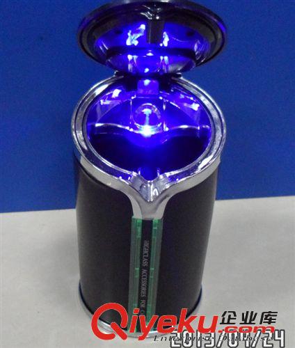 汽車用太陽能自動感光流速煙灰缸 可掛出風(fēng)口上 車載LED燈煙灰缸原始圖片2