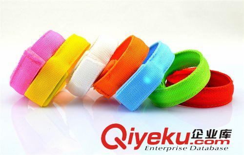 發(fā)光手腕帶 夜店助威道具 酒吧用品 LED閃光時尚手臂帶 廠家直銷原始圖片2