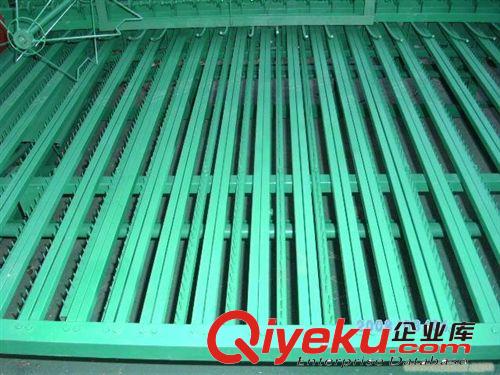 天津廠家批發零售草簾機定做廠家！草氈專用加工設備稻草草簾機