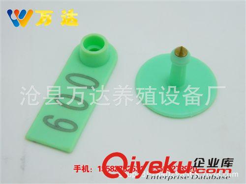 兔子耳朵好雞用飲水器（經濟型乳頭式）：