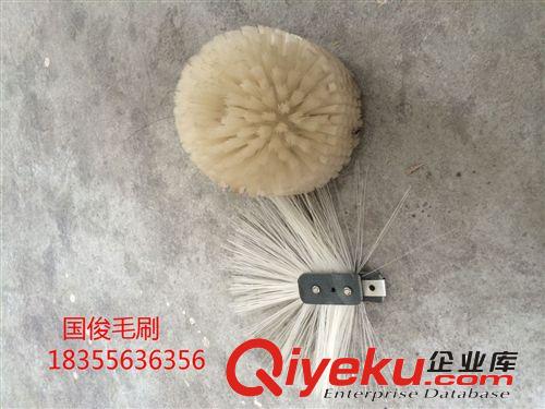 廠家供應優(yōu)質環(huán)衛(wèi)設備掃路車毛刷輥 圓盤刷 方塊刷 洗地機毛刷