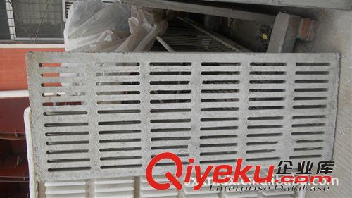供應產床 保育床 定位欄 水泥漏縫地板及模具原始圖片2