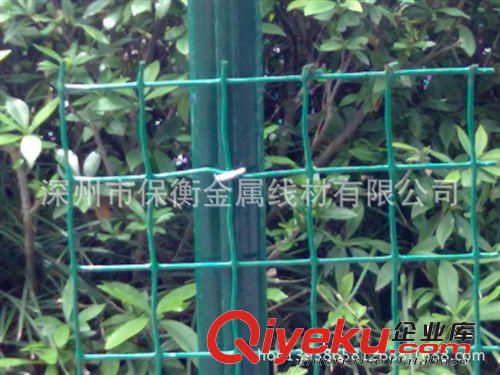 養殖場護欄網主要用于飼養、畜牧等的護欄防護