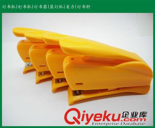 生產訂書機系列 東莞廠家生產時尚裝訂膠粘桌面辦公文教用品環保訂書機 一件代發