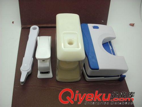 禮品套裝系列 生產(chǎn) 新奇特 創(chuàng)意禮品套裝訂書機(jī)+鉛筆機(jī)+打孔機(jī)+取針器原始圖片2