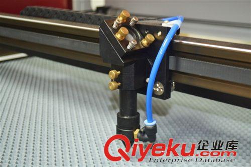 激光裁床 巨茂激光大屏幕掃描1610T-CCD全自動大幅面攝像跟蹤定位切割機原始圖片2